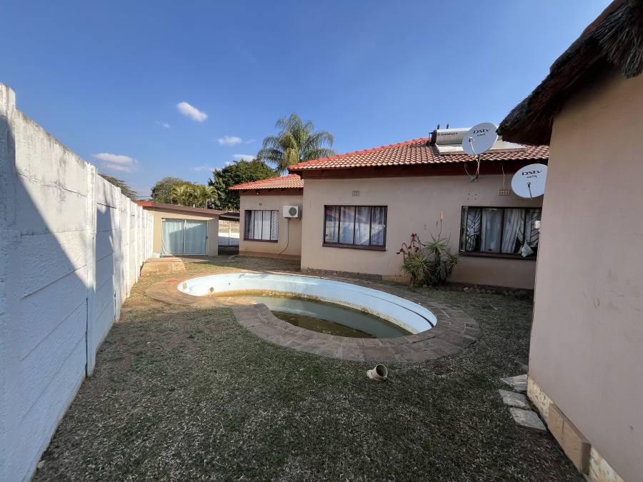 3 Bedroom Property for Sale in Geelhoutpark North West